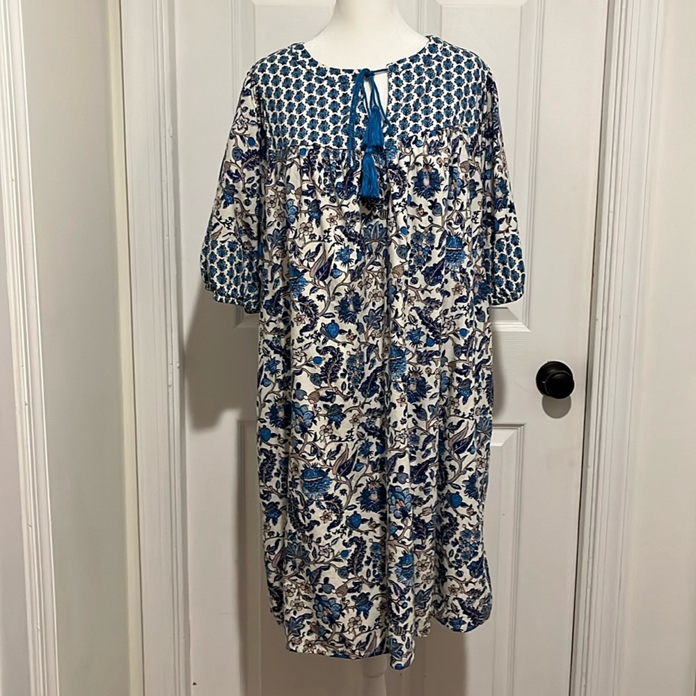 NWOT: Casual blue/teal/white paisley dress w/ pockets. 3/4 sleeves, XXL.